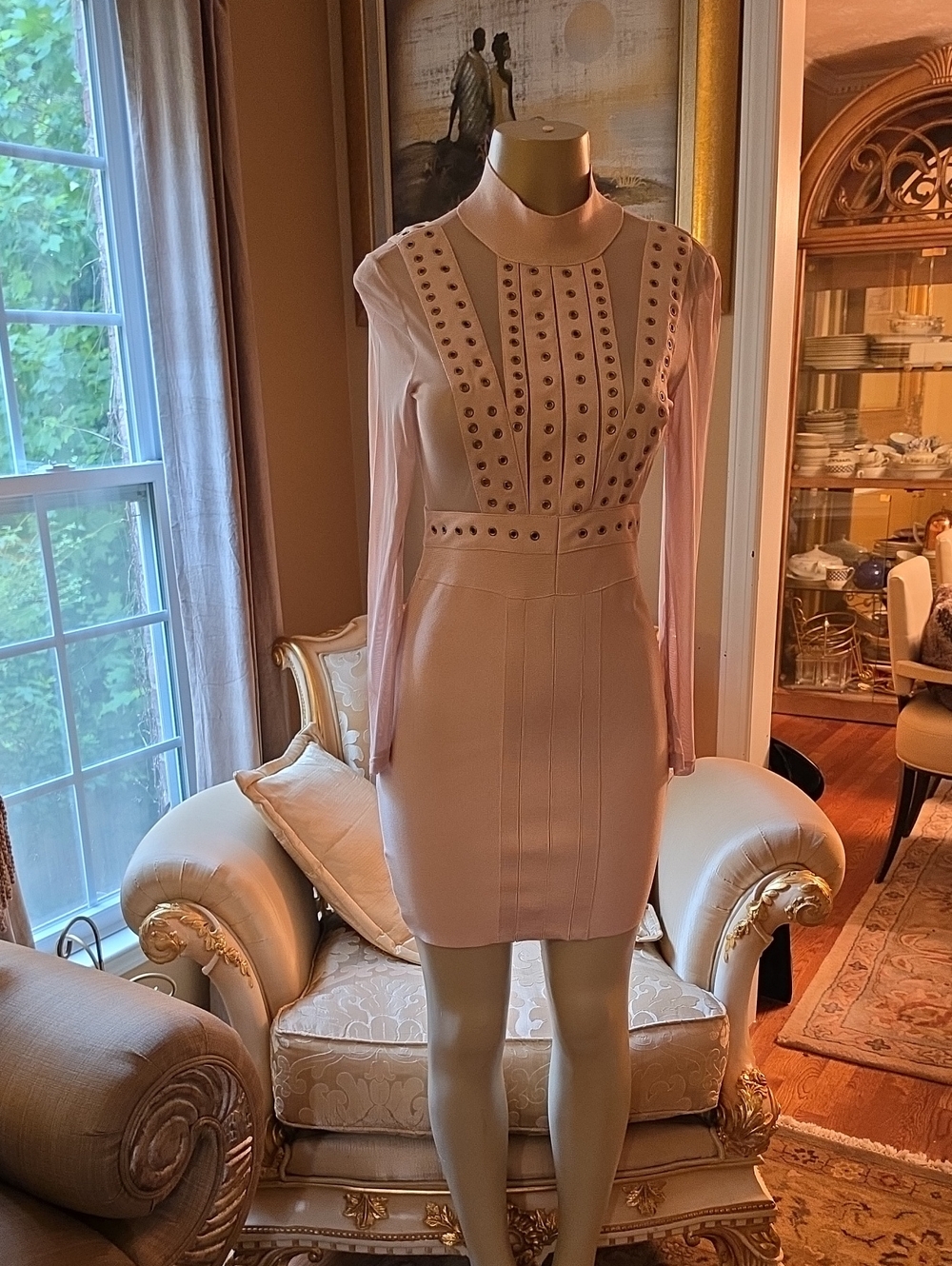 Elegant Pale Pink Studded Long-Sleeve Bodycon Dress